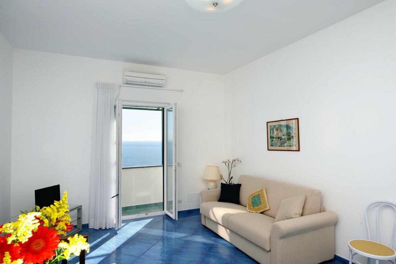Amalfi Blue Flowers A 외부 사진