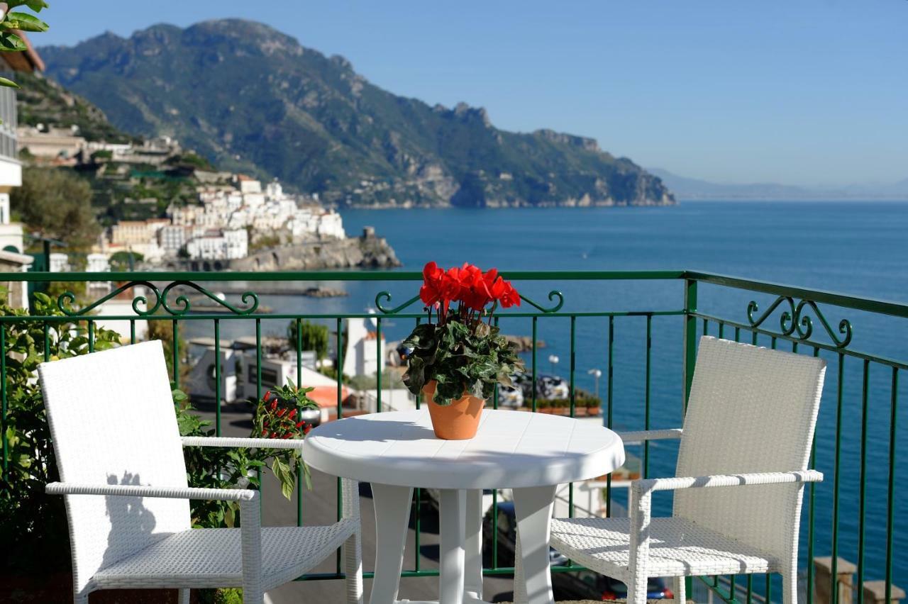Amalfi Blue Flowers A 외부 사진