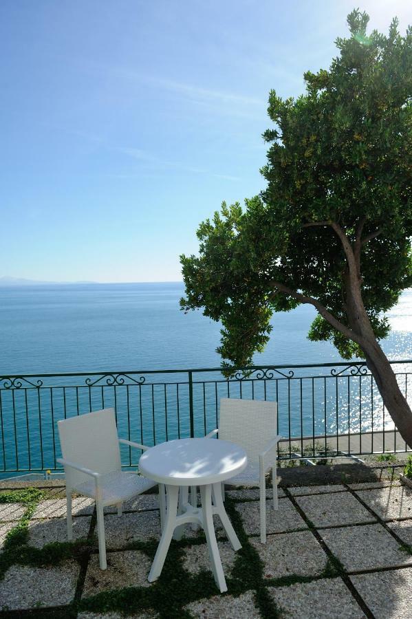 Amalfi Blue Flowers A 외부 사진